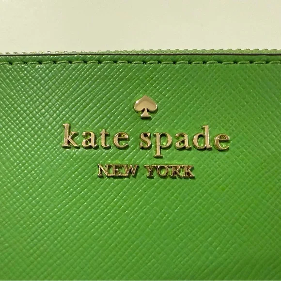 Kate Spade Vibrant Green Wristlet NWT *Fast Shipping* - Picture 4 of 10